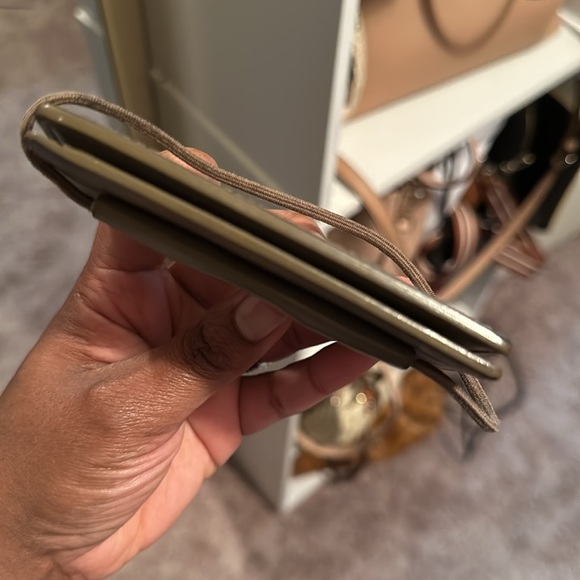 Louis Vuitton Epi Cardholder - Picture 6 of 11